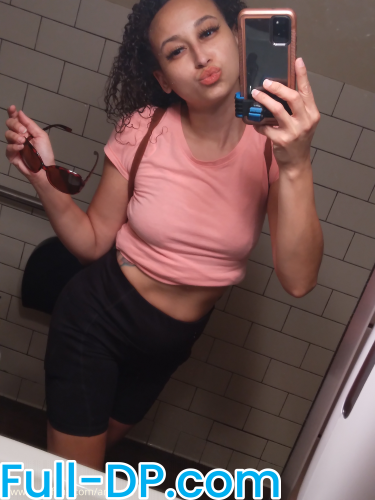 Profile picture of auriella