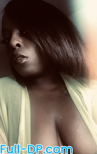 Profile picture of chocolatemahogany