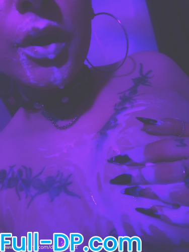 DAMN BRATTY GIRL FEMDOM FINDOM  @damnbrattt LoyalFans Full Size header Picture (HD)