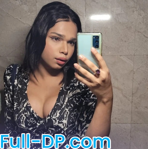 Profile picture of desi_bitch