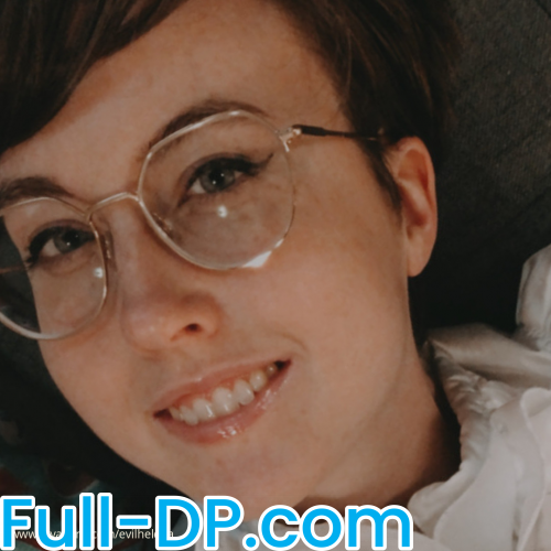 Profile picture of evilhelena