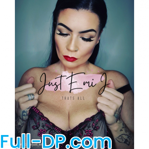 Profile picture of just_emi_j