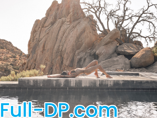 Mia Khalifa @miakhalifa OnlyFans Full Size header Picture (HD)