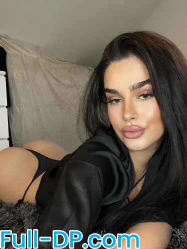 Mila @milacatalena FanCentro Full Size header Picture (HD)