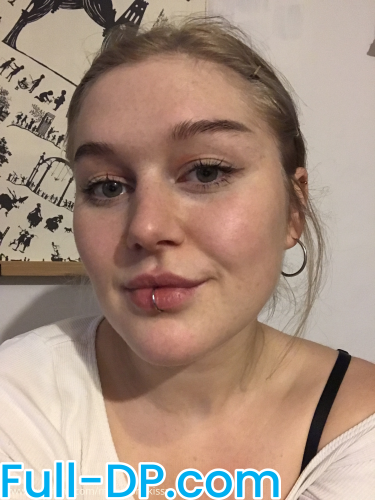 Profile picture of missmonakissx