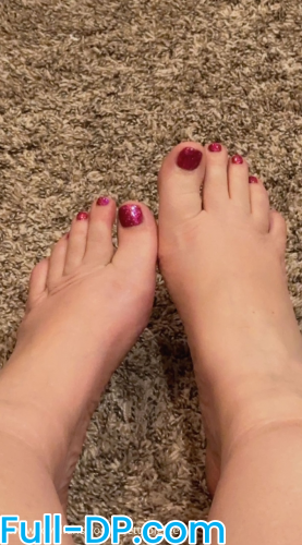 PrettyBigFeet @prettybigfeet LoyalFans Full Size Picture (HD)