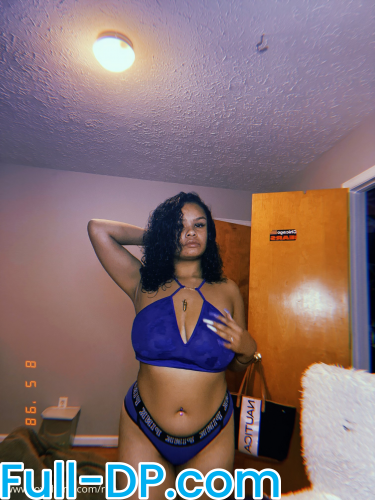 r1e @r1e LoyalFans Full Size header Picture (HD)