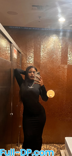 Profile picture of temptresssharice